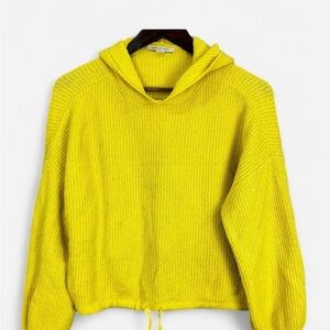 American Eagle Outfitters women’s Yellow winter Knit hooded cropped sweater M